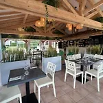 Mobil-home Pour 7 Pers A Avec Terrasse - Api-1-52-1576