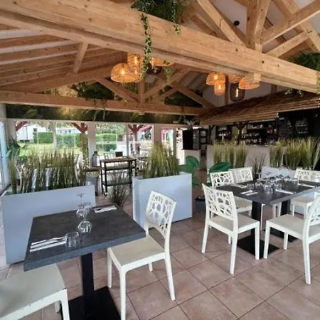 Mobil-home Pour 7 Pers A Avec Terrasse - Api-1-52-1576