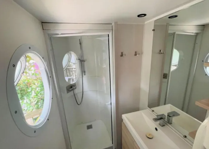 Mobil-home Pour 7 Pers A Avec Terrasse - Api-1-52-1576 *